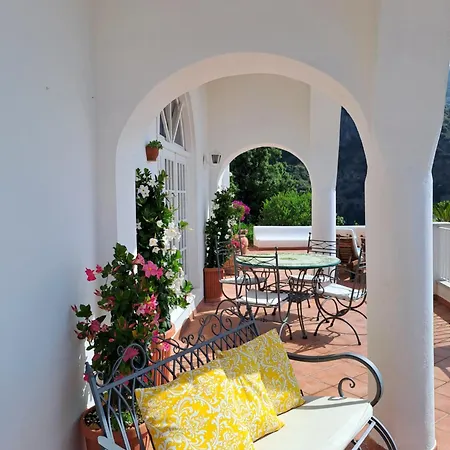 Poesia - Cozy Experience